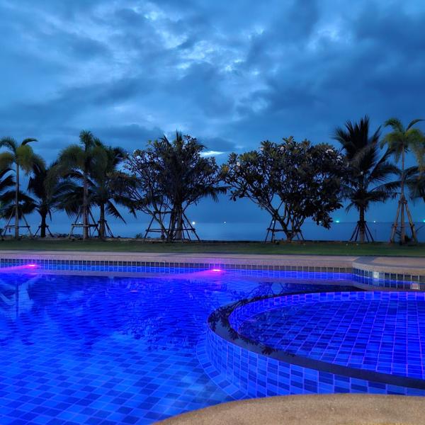 สระว่ายน้ำ